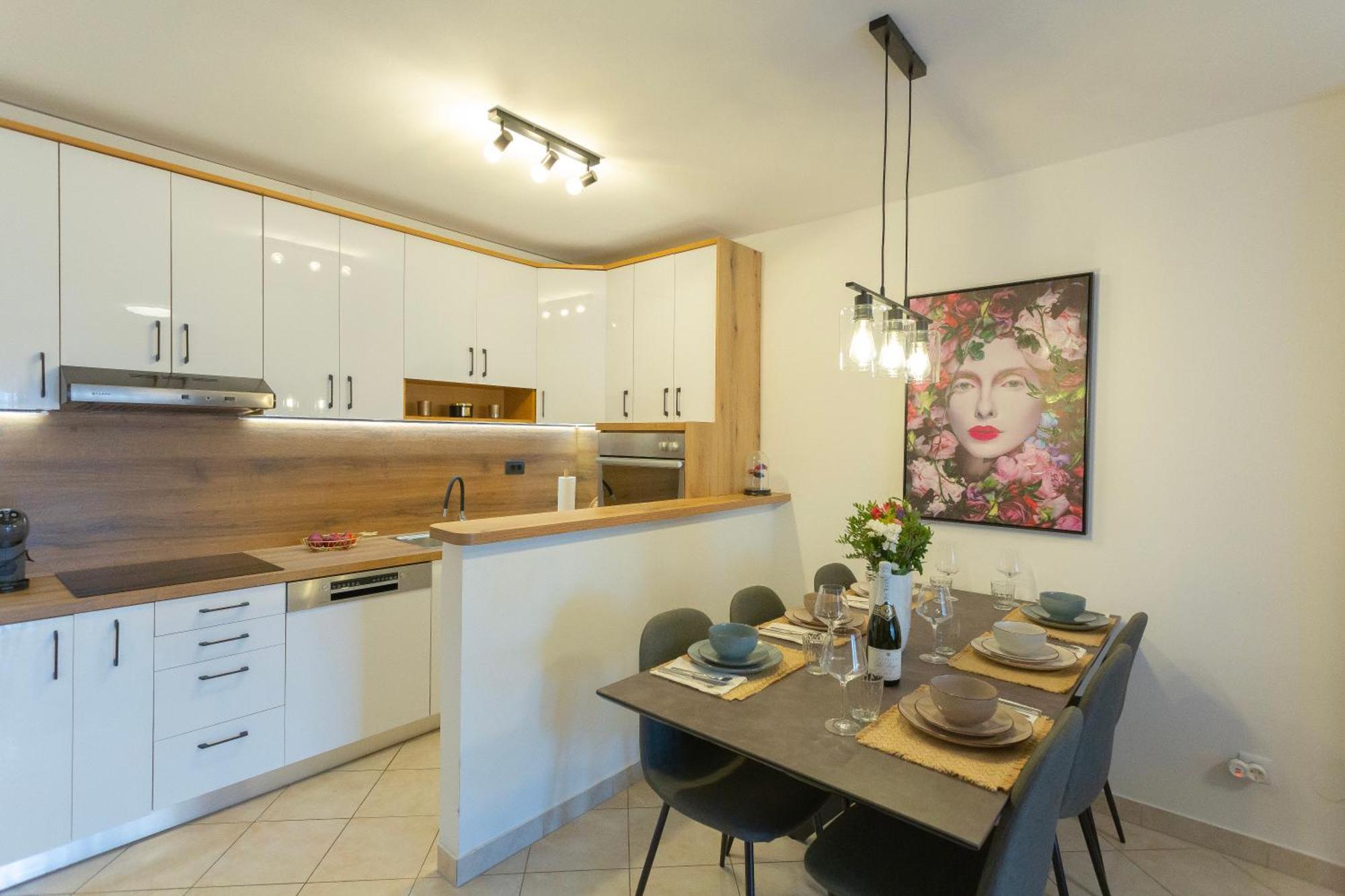 New Delux Green Garden Apartment With Hotube **** Split Luaran gambar